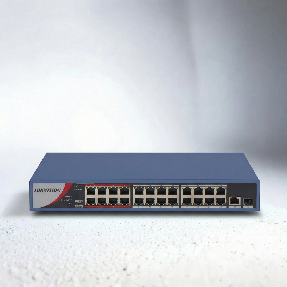 سويتش هيكفيجن غير مُدار (Unmanaged) يحتوي على 24 منفذ Fast Ethernet ويدعم تقنية PoE.