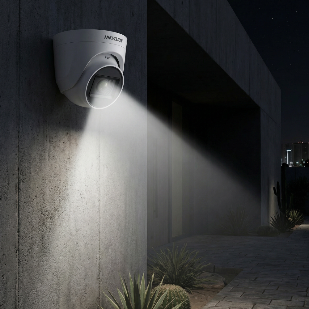 كاميرا مراقبة انالوج 2 ميجا بكسل داخلي تدعم رؤية ليلية تصل الى 20 متر مع عدسة 2.8mm
